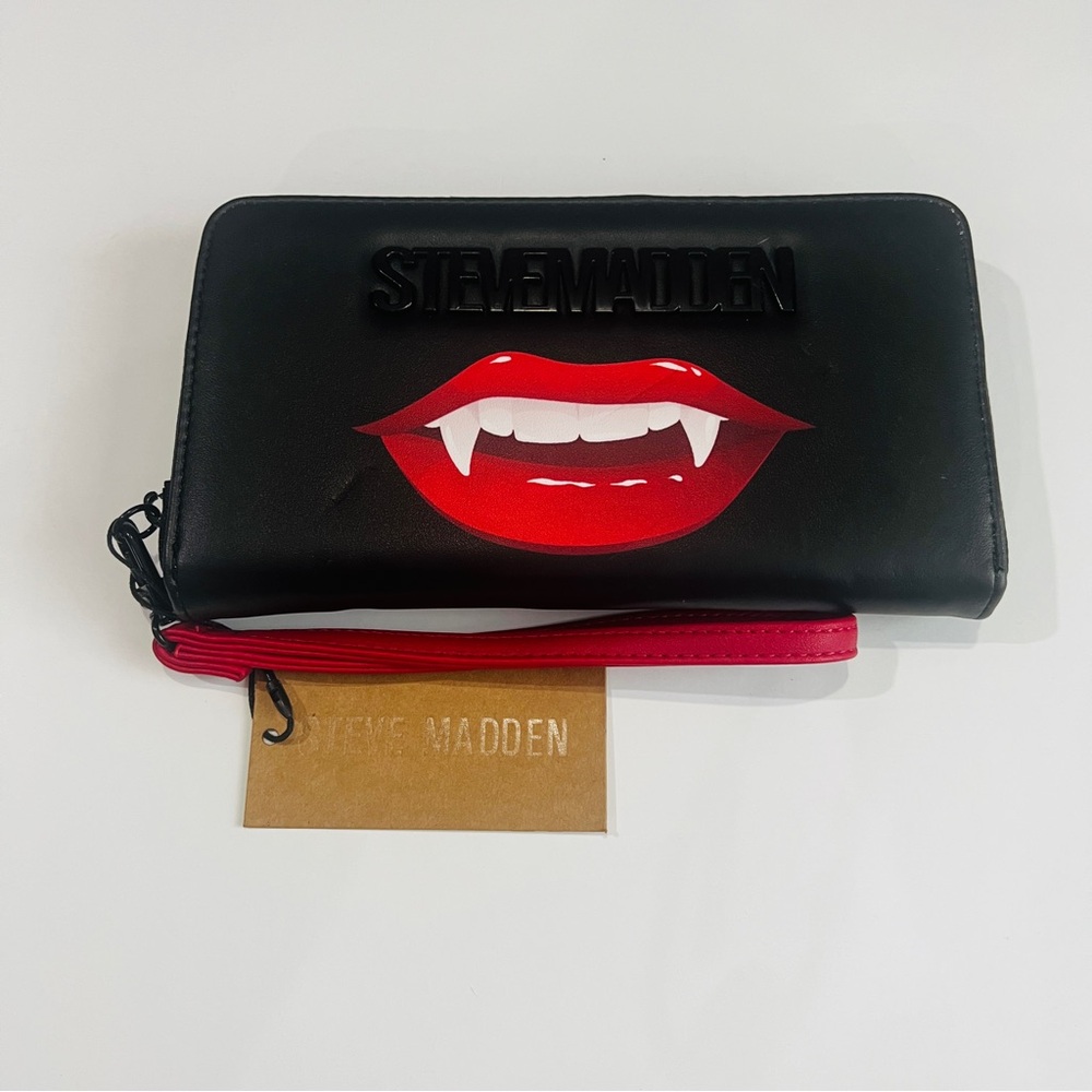 Steve Madden Vampire Lip Zip Around Wallet-Black